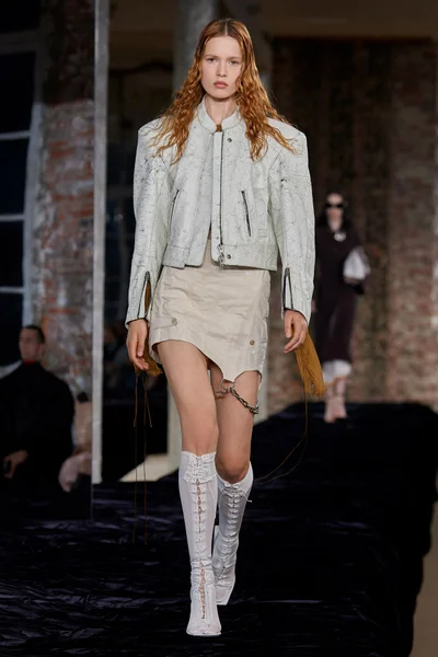 Look 12
